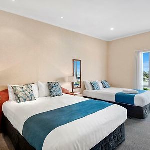 Twin Queen Room